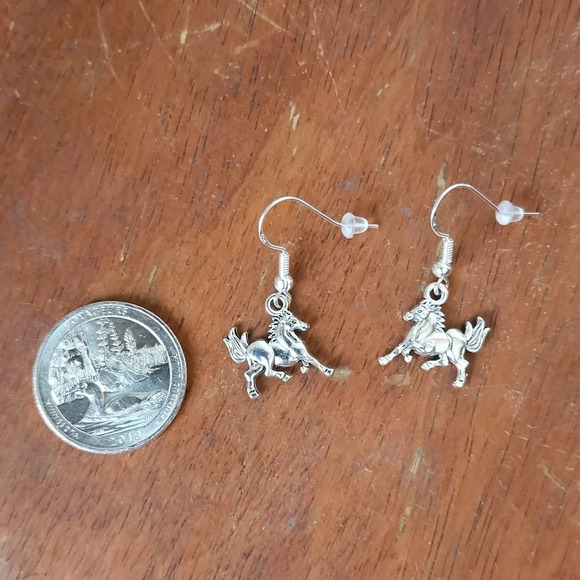 Horse Earrings - Picture 1 of 1